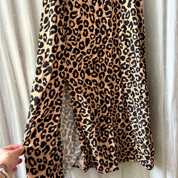 Mi Ami leopard print midi dress - Picture 2 of 5